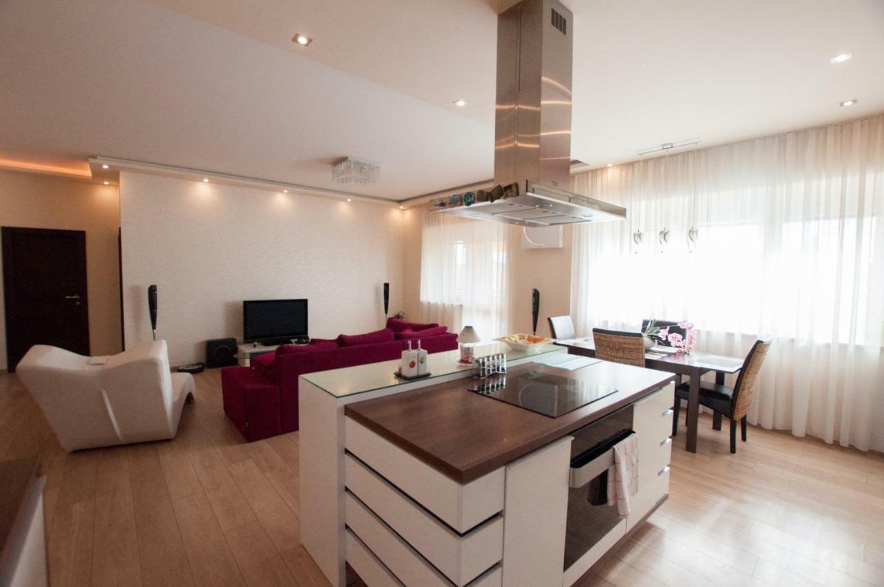 Prestige Apartment 科马尔诺 外观 照片