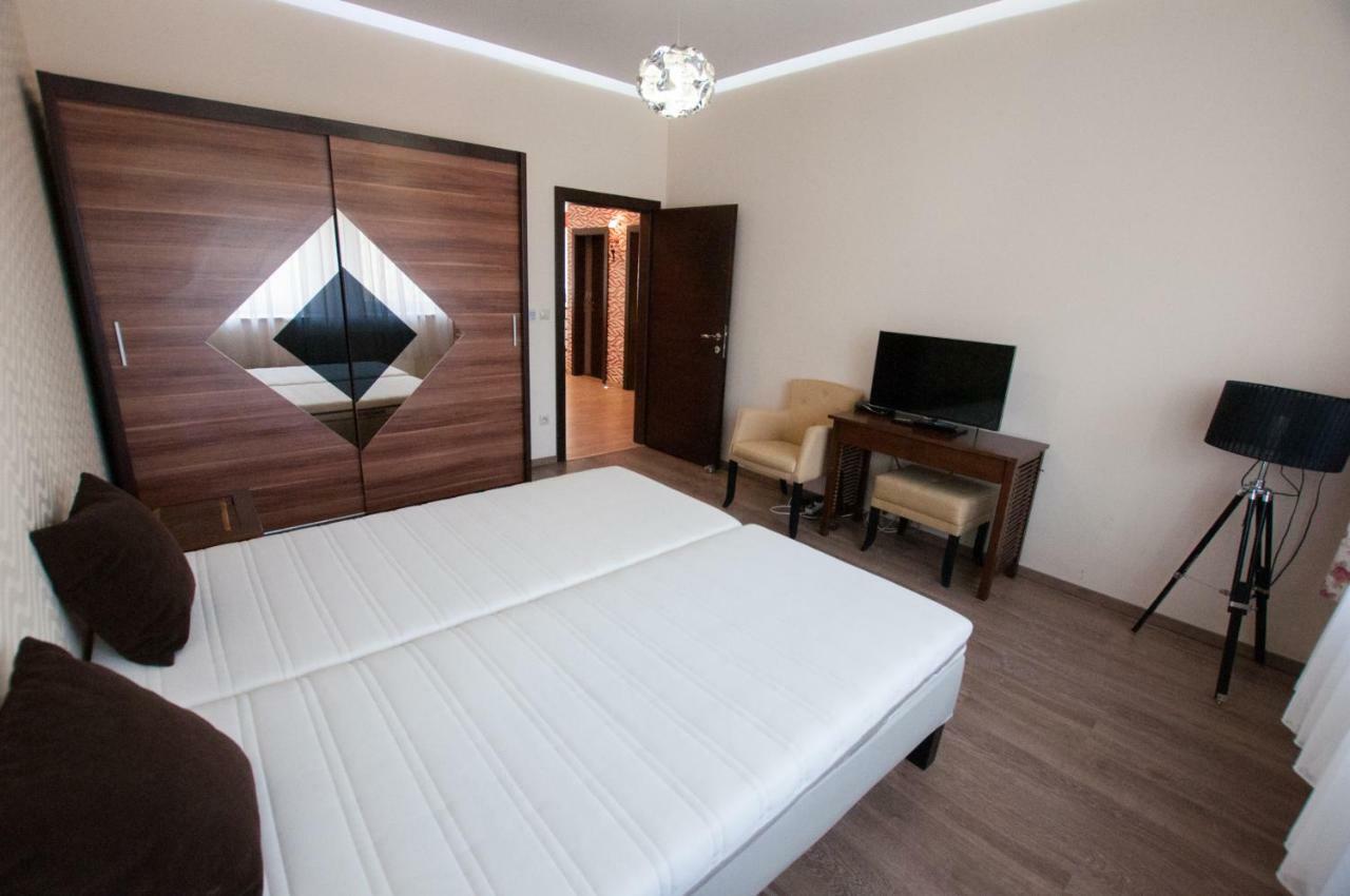 Prestige Apartment 科马尔诺 外观 照片