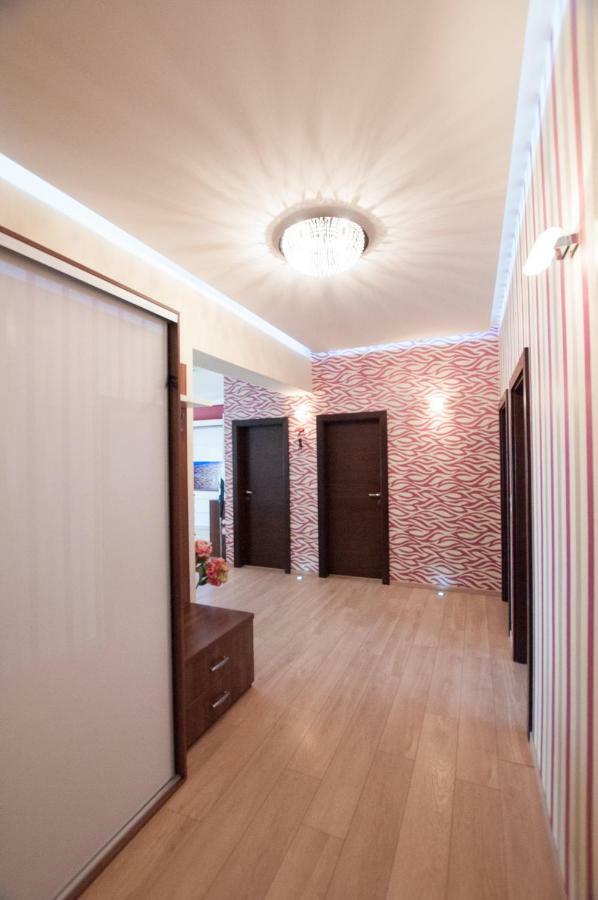 Prestige Apartment 科马尔诺 外观 照片